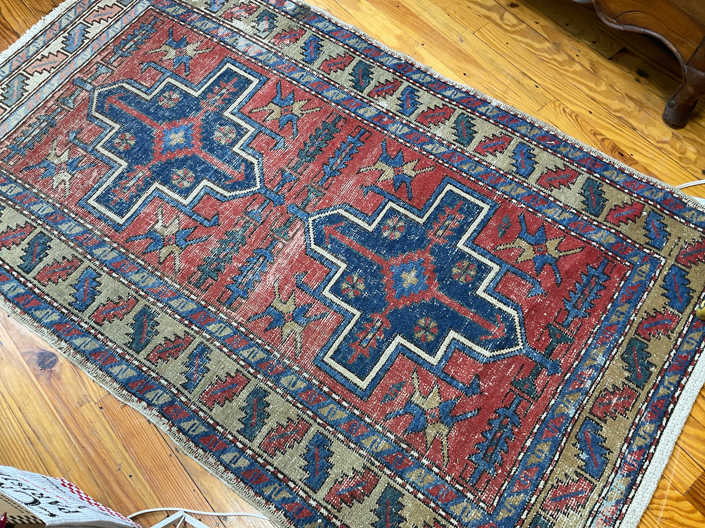 Vintage Serapi rug